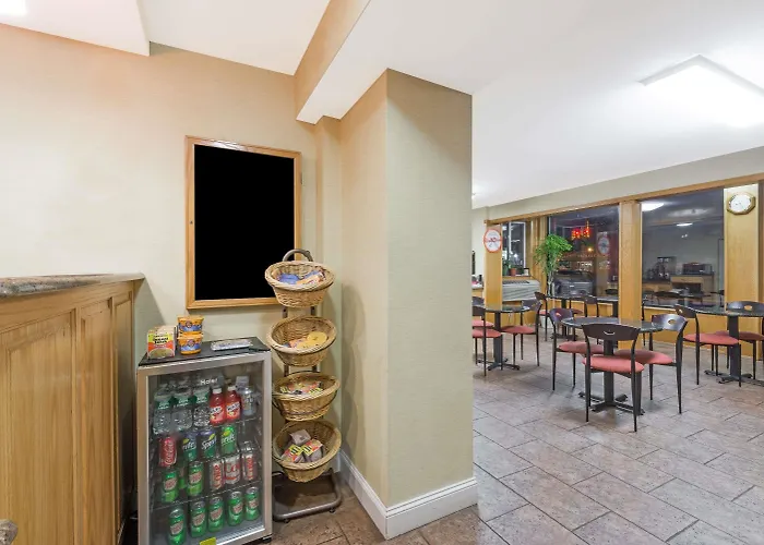 Howard Johnson By Wyndham Rocky Hill