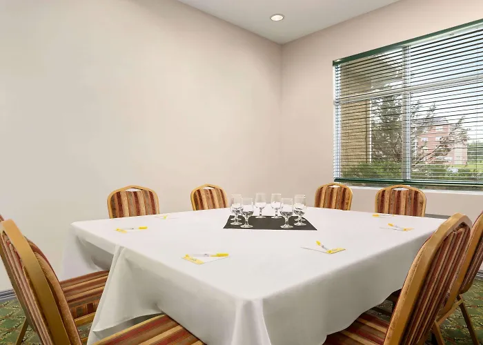 Days Inn By Wyndham Oromocto Conference Centre