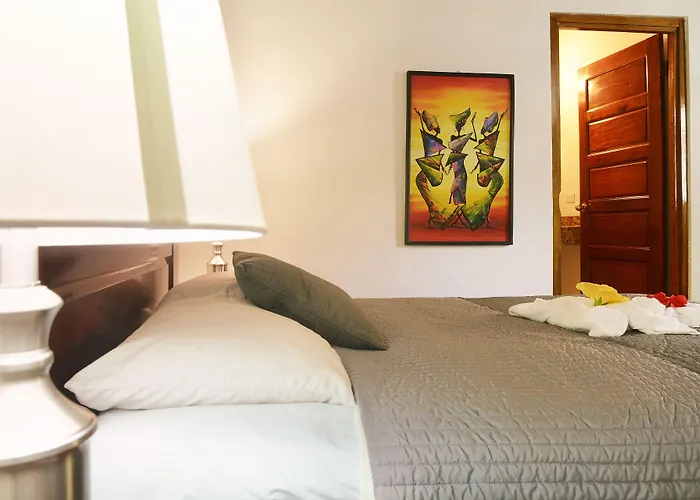 Parrot Cove Lodge