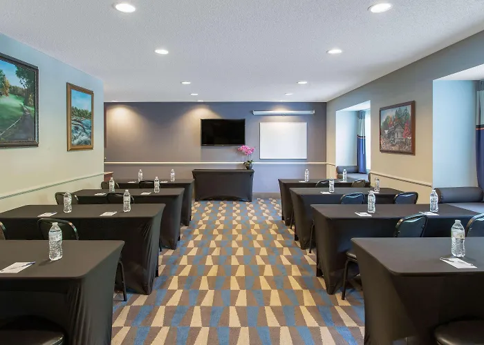 Microtel Inn & Suites By Wyndham Lillington/Campbell University