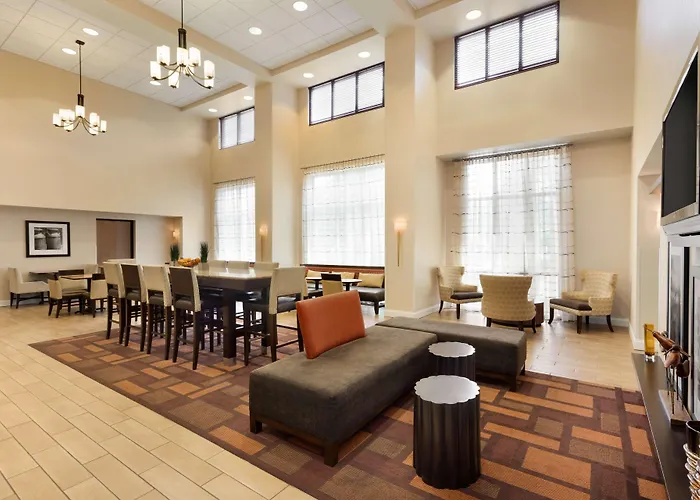 Hampton Inn & Suites Largo