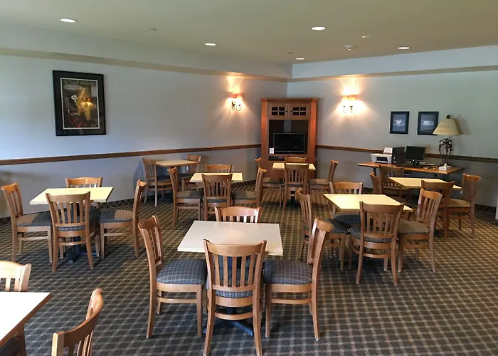 Americinn By Wyndham Fulton Clinton