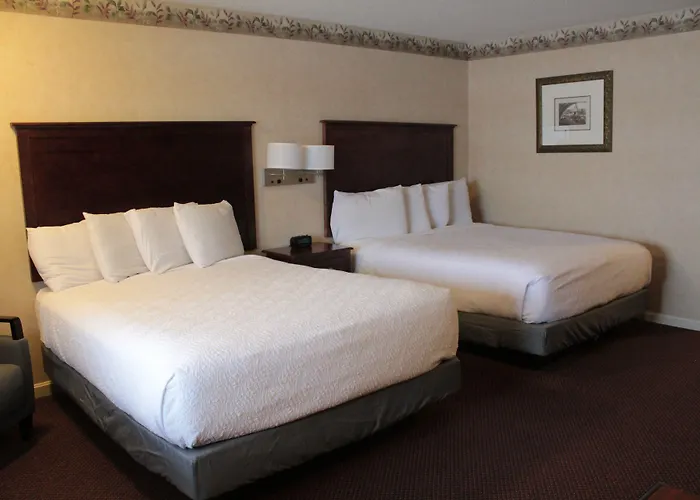 Shiretown Inn & Suites