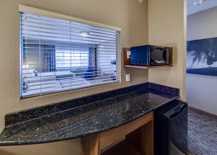 Heritage Inn Hotel & Convention Centre - Pincher Creek