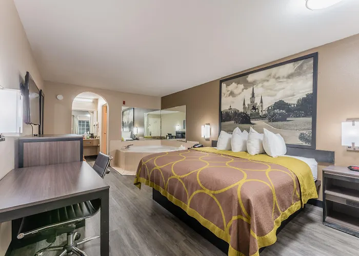 Super 8 By Wyndham Lake Charles Northeast
