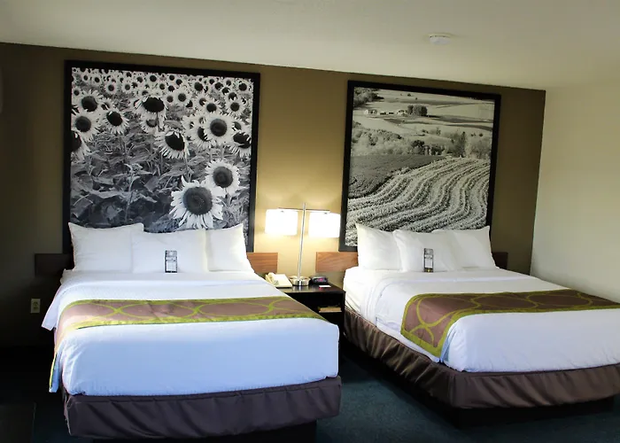 Emmetsburg Hotel & Suites