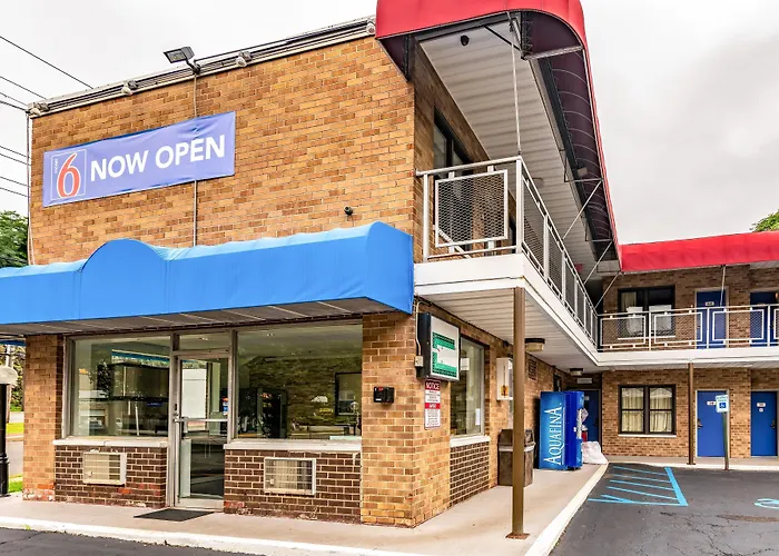 Motel 6-Elmsford, Ny - White Plains