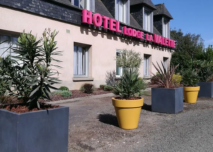 Logis Hotel Lodge La Valette