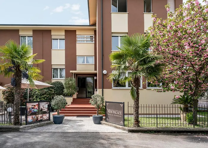 Hotel Mini Palace - Country House