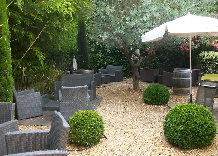 Hotel du Pont Vieux, au pied de la Cité