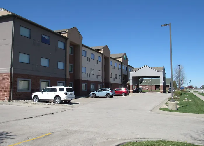 Holiday Inn Express & Suites Lincoln South By Ihg
