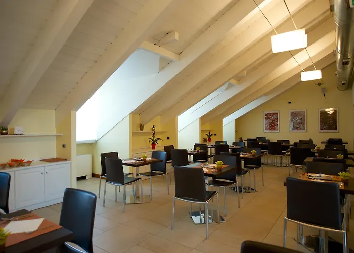 Best Western Crystal Palace Hotel