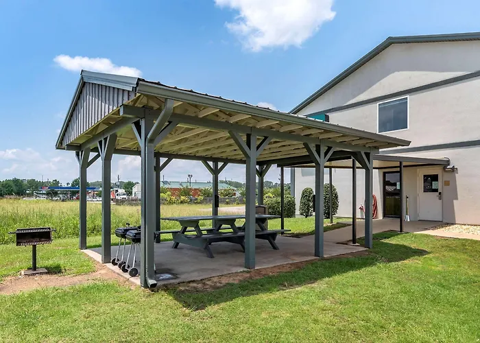 Quality Inn & Suites Demopolis