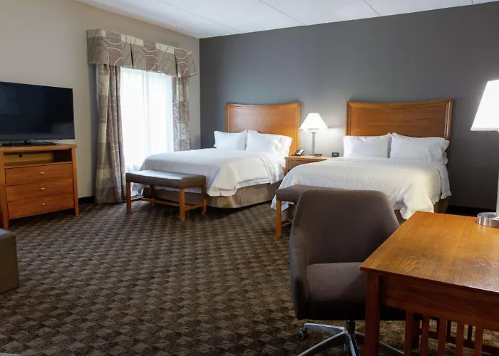 Hampton Inn & Suites Chesapeake-Square Mall