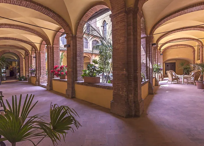 Il Chiostro Del Carmine