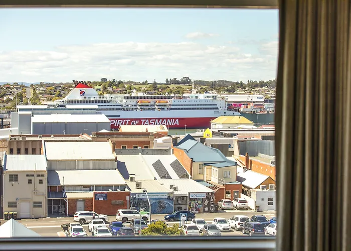 Nightelier Devonport Gateway Hotel