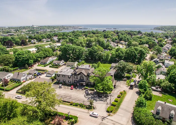 The Carriage House Inn Newport