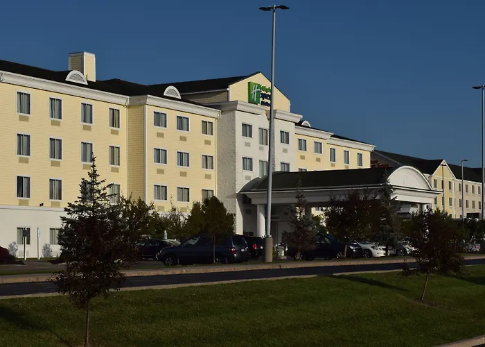 Holiday Inn Express Hotel & Suites Watertown - Thousand Islands By Ihg