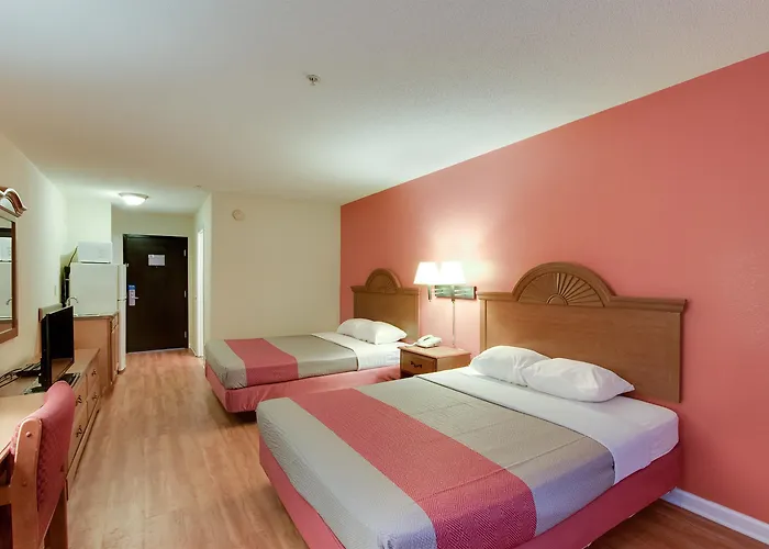 Motel 6-Hinesville, Ga