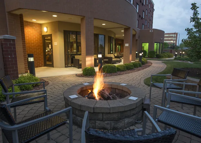 Courtyard Cincinnati North At Union Centre