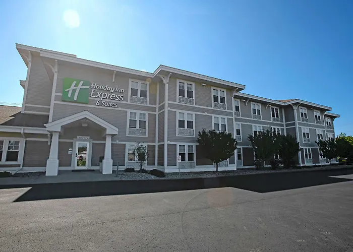 Holiday Inn Express & Suites Iron Mountain By Ihg
