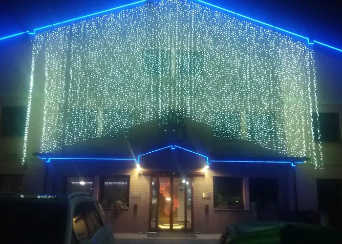 Orange Motel