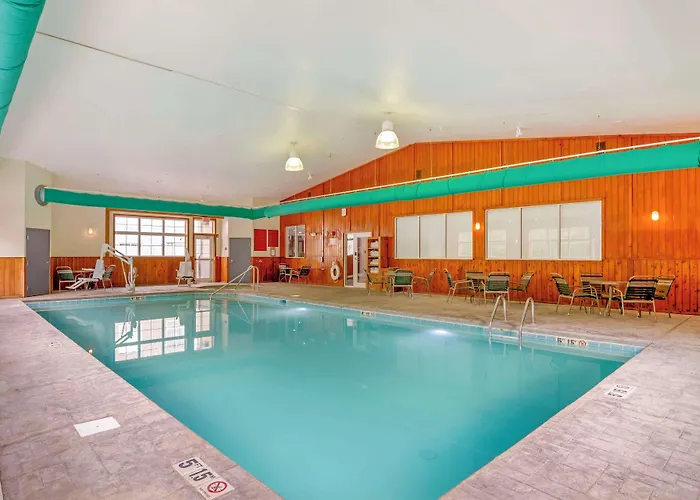 Best Western Plus Crossroads Inn & Suites