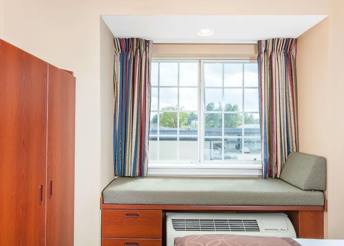 Microtel Inn By Wyndham Rogers