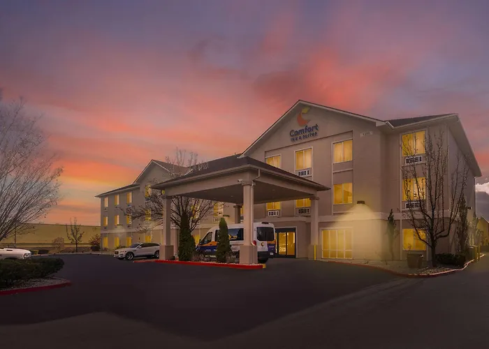 Comfort Inn & Suites Airport Convention Center
