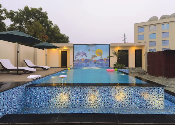 Royale Sarovar Portico Agra