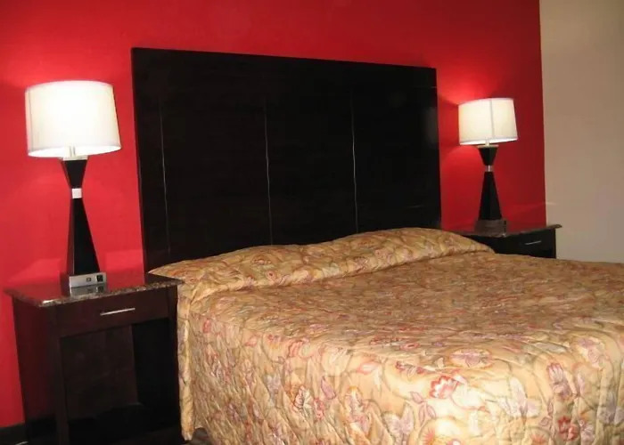 Town House Inn And Suites