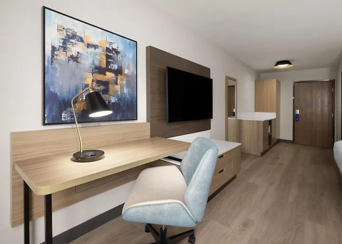 La Quinta Inn & Suites By Wyndham Greenville Woodruff Rd