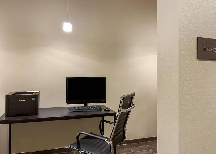 Comfort Suites Brunswick Town Center