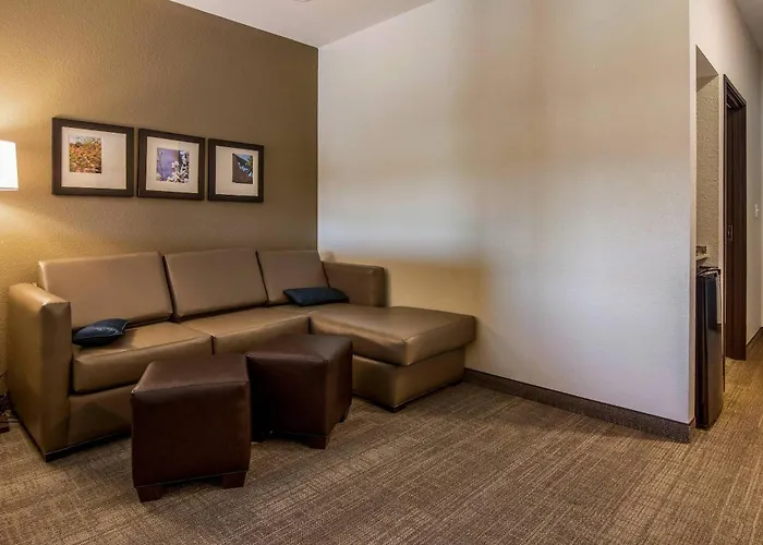 Comfort Suites Brunswick Town Center