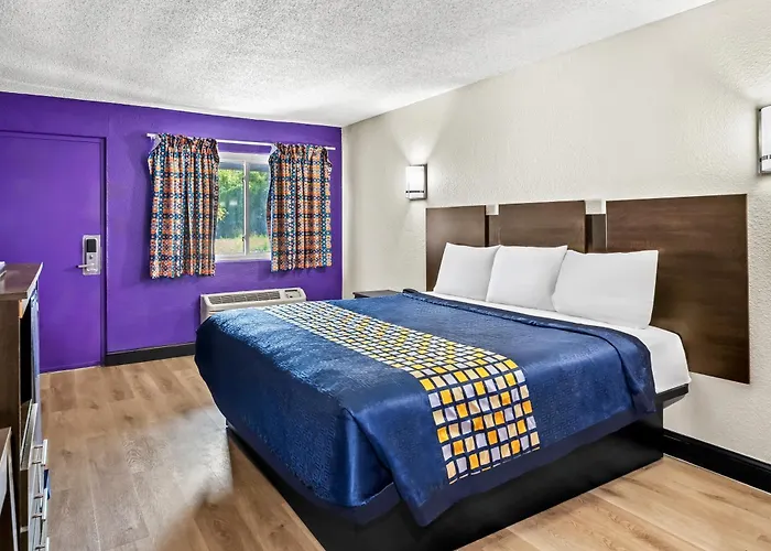 Red Carpet Inn And Suites