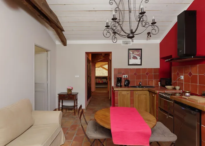 Domaine Des Clos Hotel Et Appartements- Teritoria