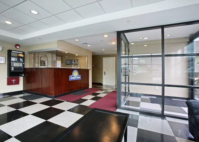 Days Inn Bronx
