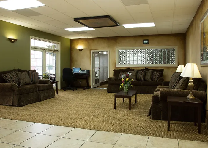 Angel Inn Near Imax, A Travelodge By Wyndham