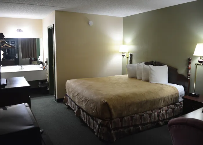 Angel Inn Near Imax, A Travelodge By Wyndham