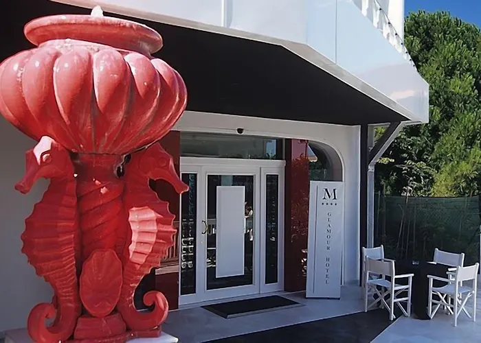 M Glamour Hotel