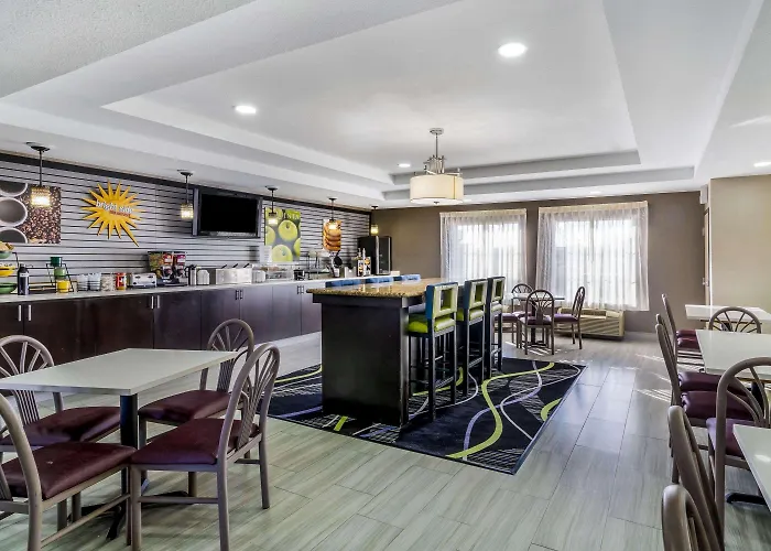 La Quinta By Wyndham Canton Ms