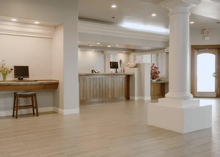 Tamarack Beach Hotel