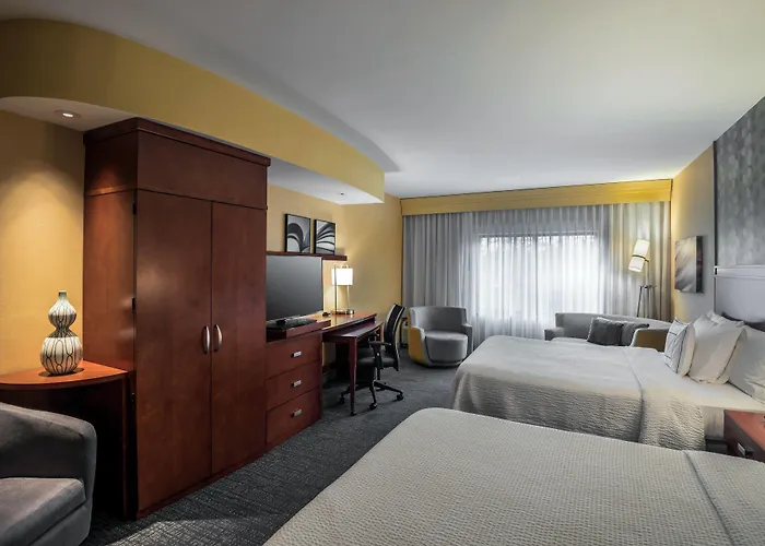 Courtyard By Marriott Waldorf