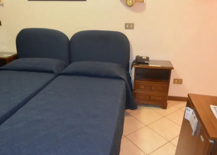 Hotel Italia City Center