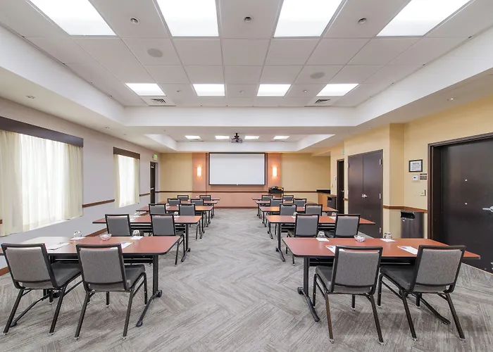 Hyatt Place Charleston Airport / Convention Center