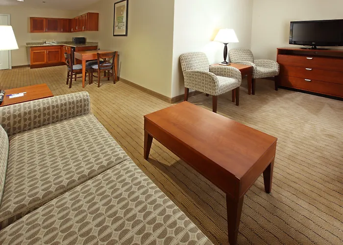 Holiday Inn Express & Suites Searcy By Ihg