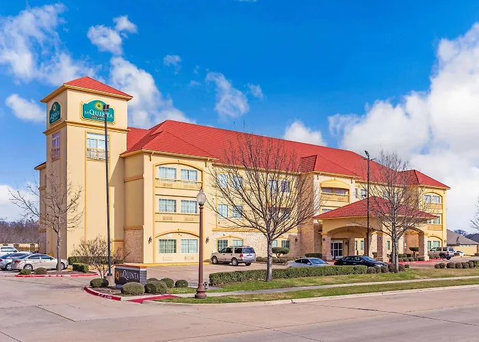 La Quinta By Wyndham Ennis