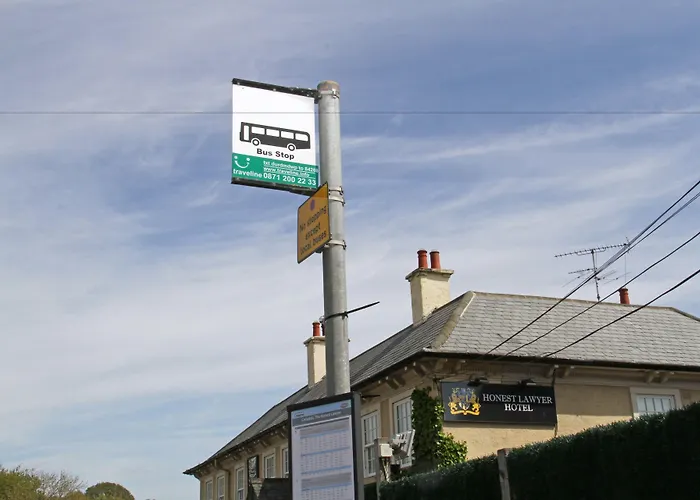Honest Lawyer Hotel
