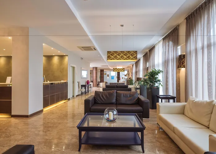 Hotel For You