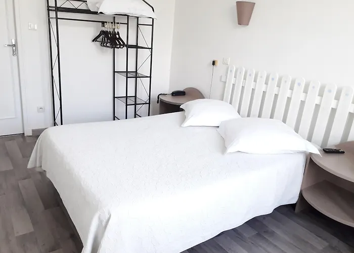 Au Nouvel Hotel